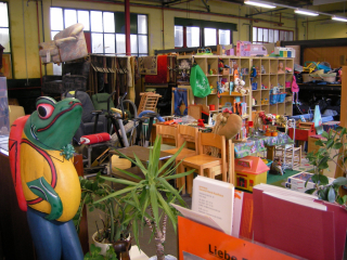View Photo WEBSITE/Moebelhalle